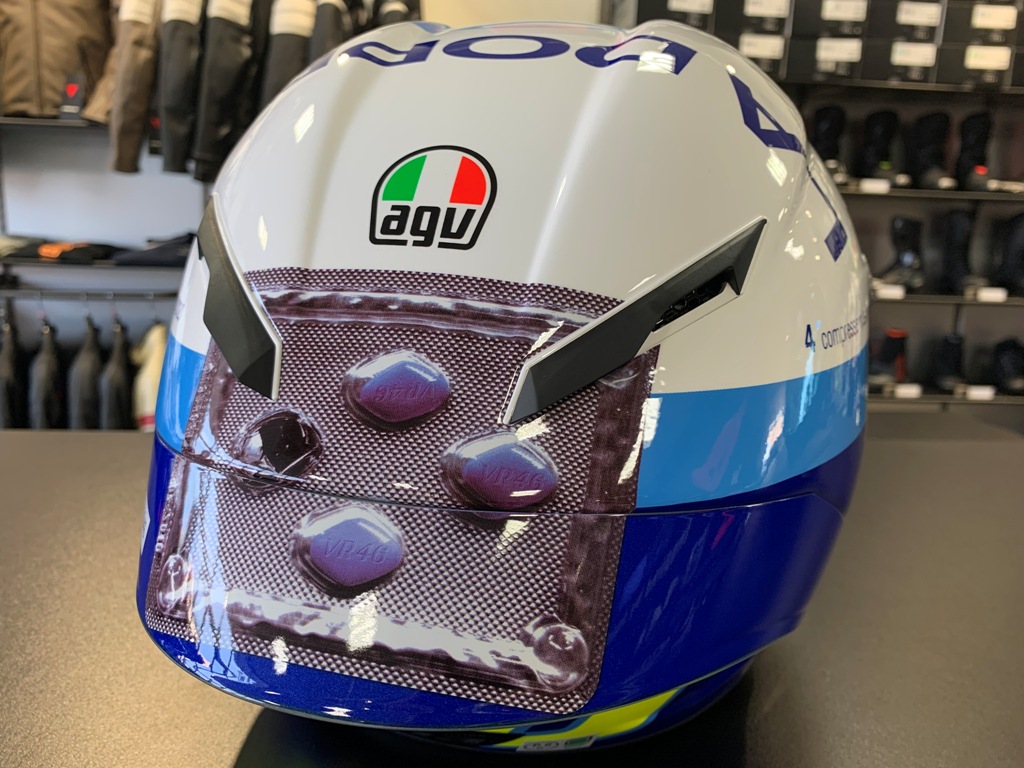 元気が出るデザインのヘルメット『PISTA GP RR-ROSSI MISANO 2020』